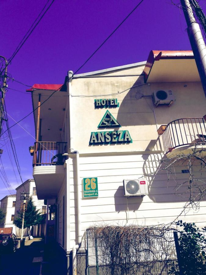 AnSeZa Hotell Kutaisi Eksteriør bilde