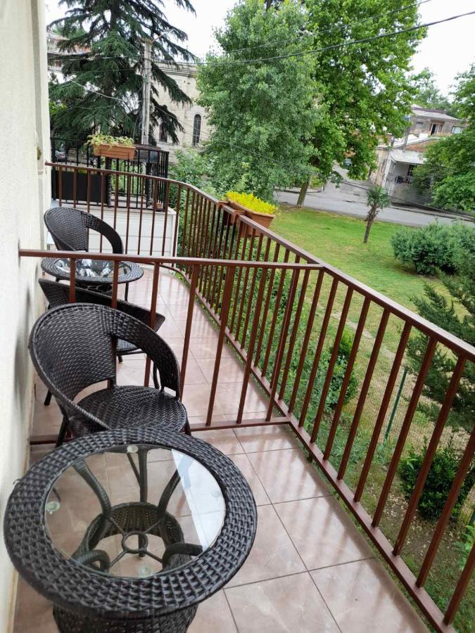 AnSeZa Hotell Kutaisi Eksteriør bilde