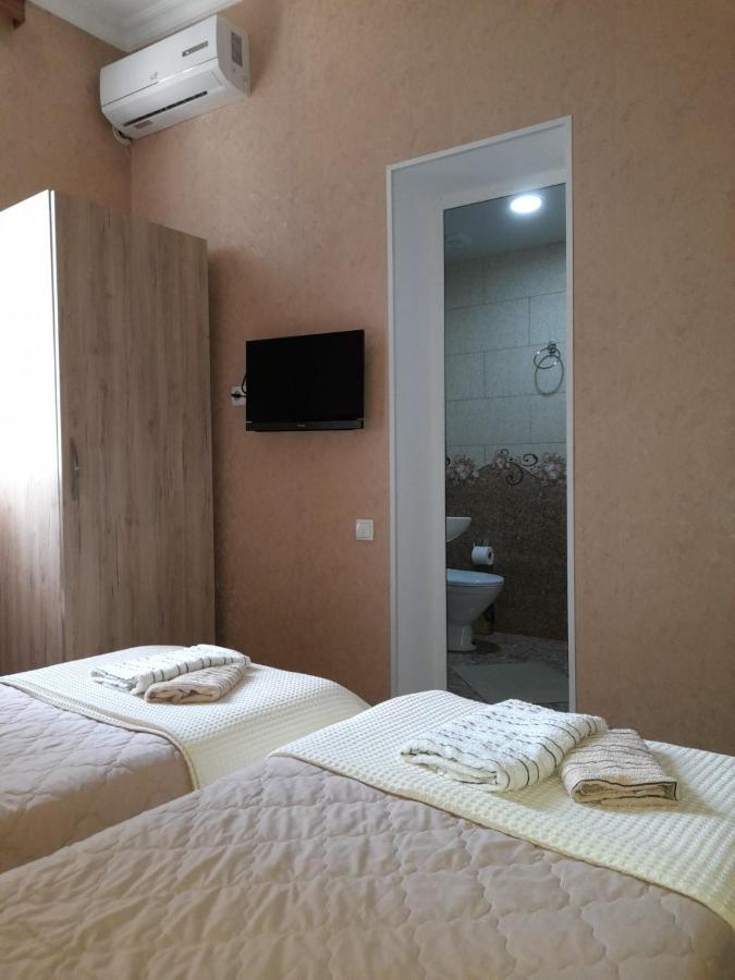 AnSeZa Hotell Kutaisi Eksteriør bilde