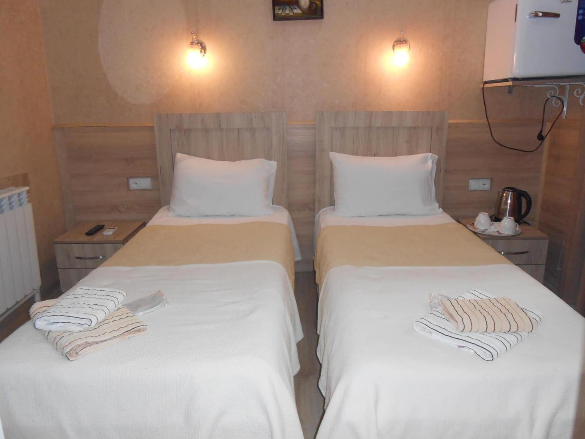 AnSeZa Hotell Kutaisi Rom bilde