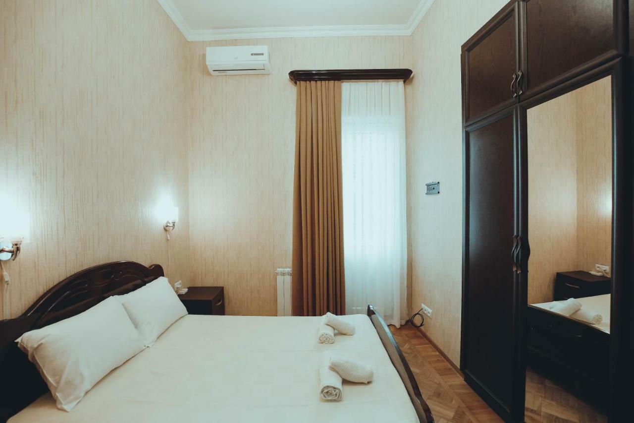 AnSeZa Hotell Kutaisi Eksteriør bilde