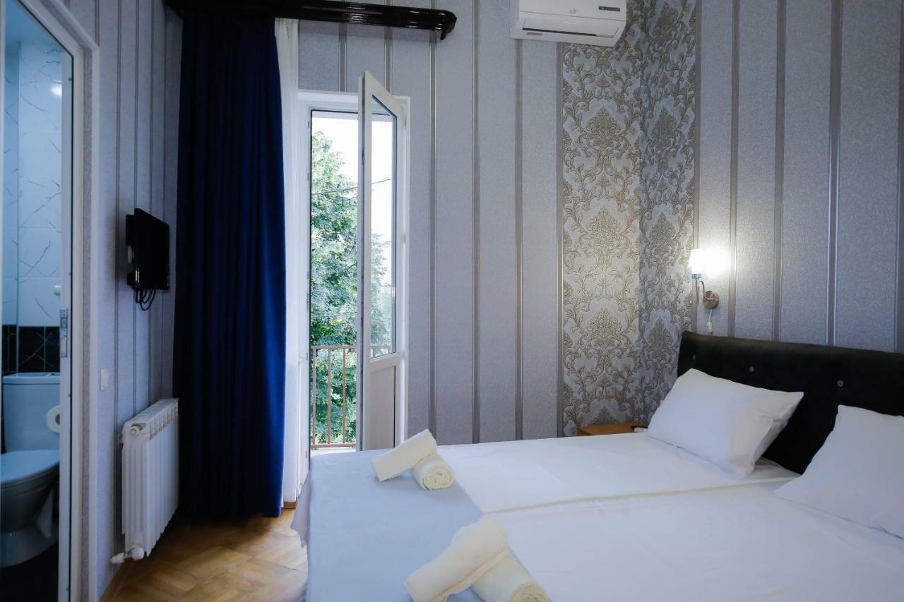AnSeZa Hotell Kutaisi Eksteriør bilde